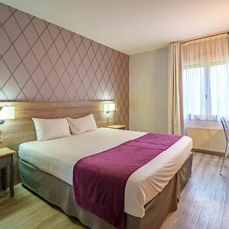 ホテル The Originals City, La Saulaie, Saumur Ouest デュエ・ラ・フォンテーヌ