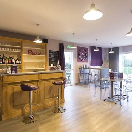 ホテル The Originals City, La Saulaie, Saumur Ouest デュエ・ラ・フォンテーヌ